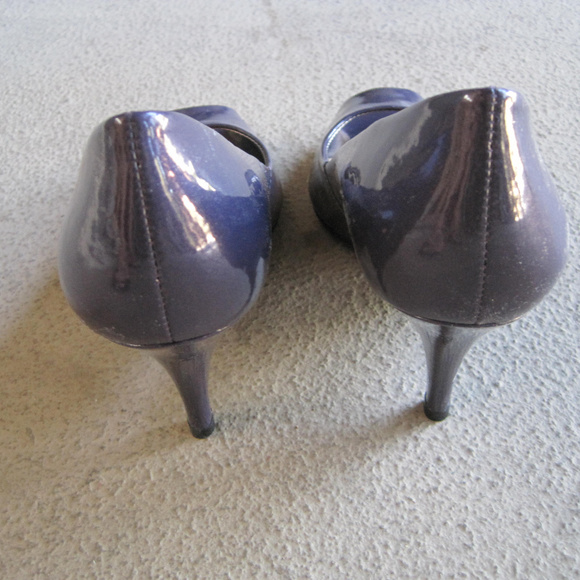 MICHELLE D PEEP TOE PUMP HEELS PURPLE PATENT 7 - Picture 4 of 5